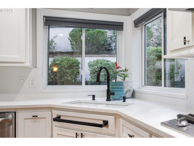3134 Nw SPENCER St, Portland, OR 97229