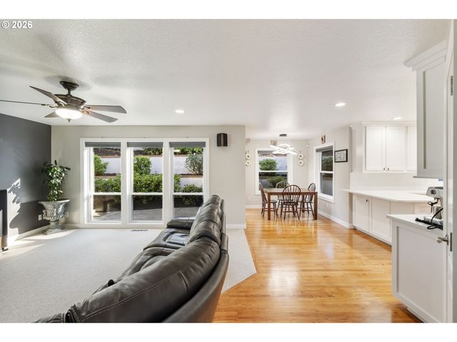 3134 Nw SPENCER St, Portland, OR 97229