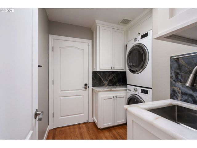 3134 Nw SPENCER St, Portland, OR 97229