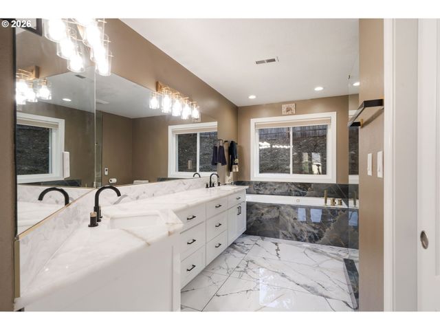 3134 Nw SPENCER St, Portland, OR 97229