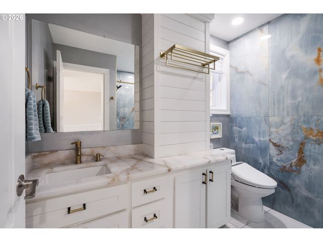 3134 Nw SPENCER St, Portland, OR 97229