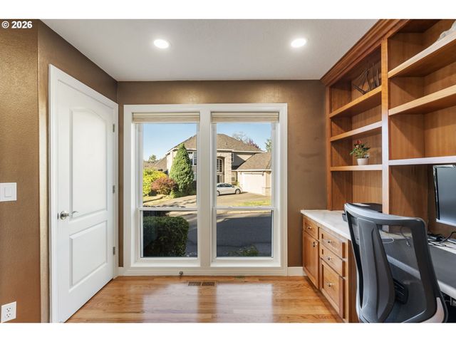 3134 Nw SPENCER St, Portland, OR 97229