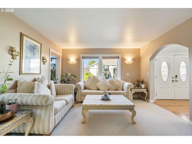 3134 Nw SPENCER St, Portland, OR 97229