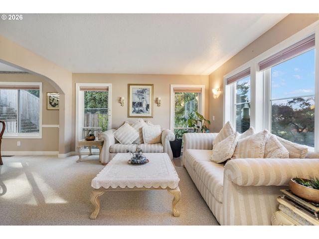 3134 Nw SPENCER St, Portland, OR 97229