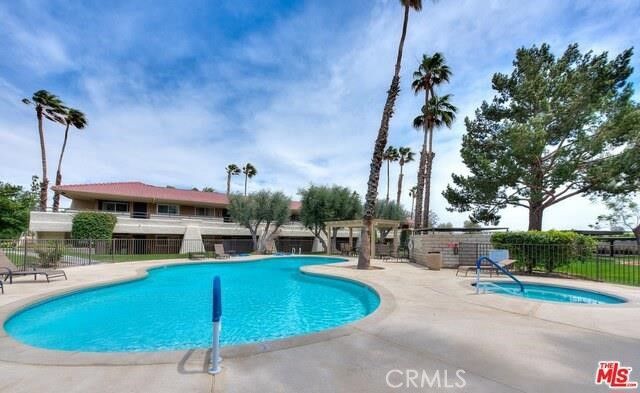 420 N Villa Court, Palm Springs, CA 92262
