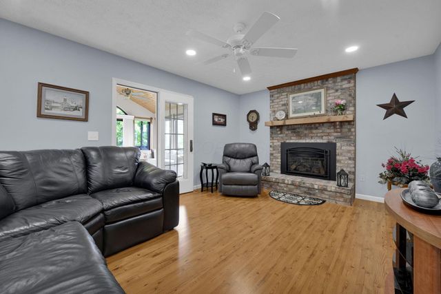 12404 Woodsfield Circle NW, Pickerington, OH 43147