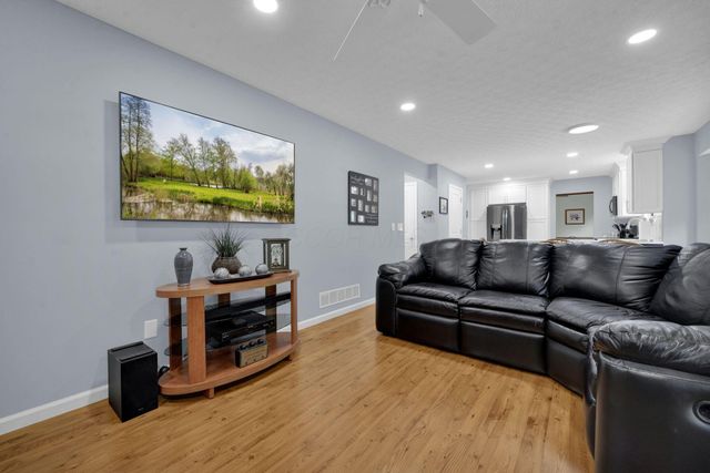 12404 Woodsfield Circle NW, Pickerington, OH 43147