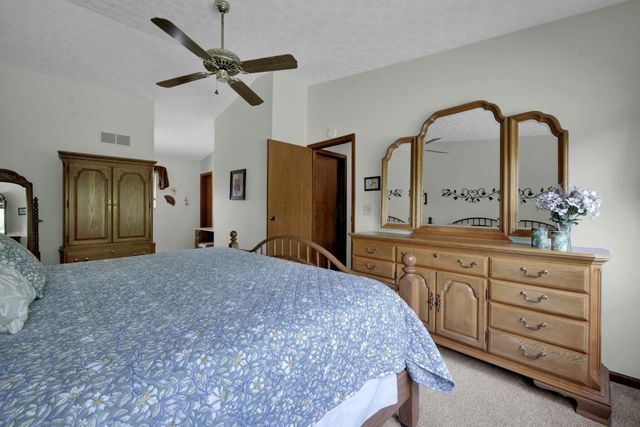 12404 Woodsfield Circle NW, Pickerington, OH 43147