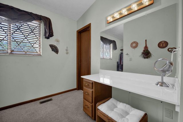 12404 Woodsfield Circle NW, Pickerington, OH 43147