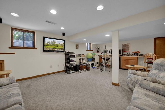 12404 Woodsfield Circle NW, Pickerington, OH 43147