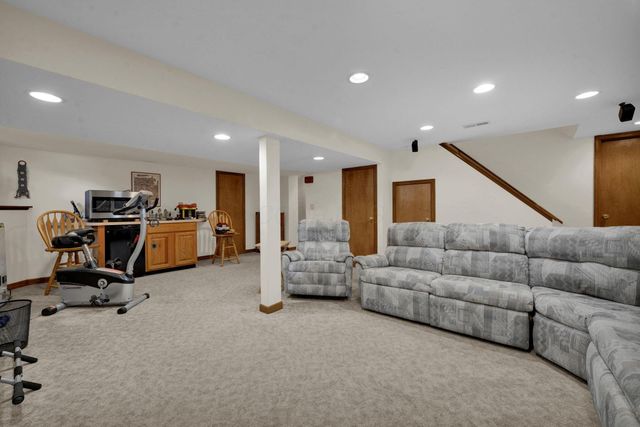 12404 Woodsfield Circle NW, Pickerington, OH 43147