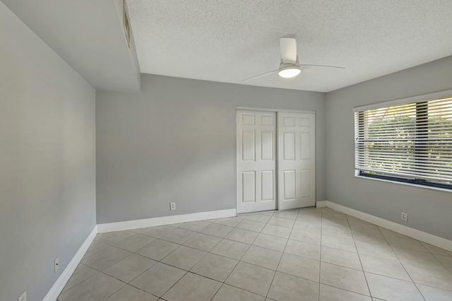 2900 SW 22nd Circle 221f, Delray Beach, FL 33445