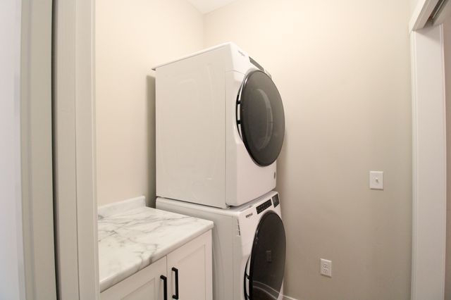 858 Bucknell Lane SE, Stewartville, MN 55976