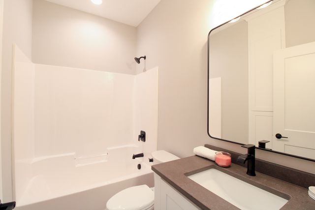 858 Bucknell Lane SE, Stewartville, MN 55976