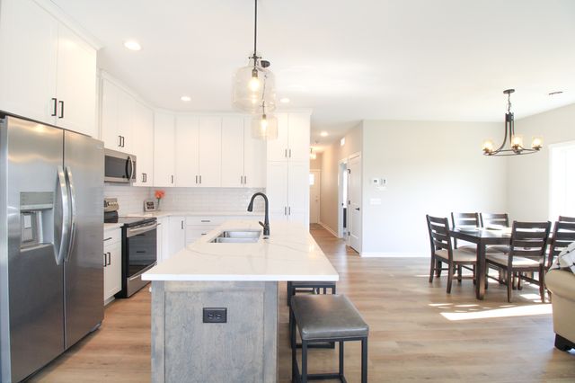 858 Bucknell Lane SE, Stewartville, MN 55976