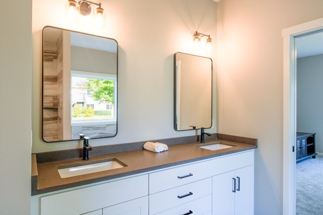 858 Bucknell Lane SE, Stewartville, MN 55976