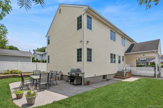 62 Crosby Avenue, Albertson, NY 11507
