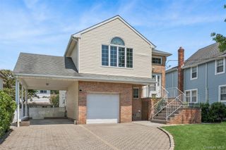 62 Crosby Avenue, Albertson, NY 11507