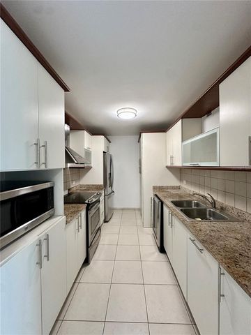 576 Av ARTERIAL B PH-S, San Juan, PR 00918