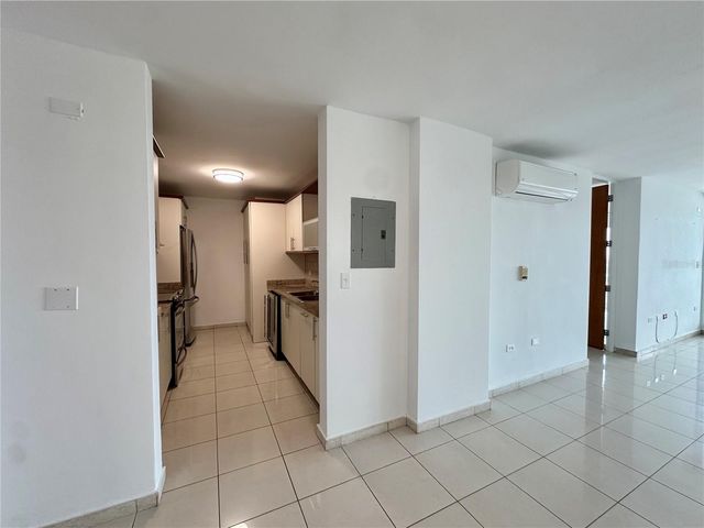576 Av ARTERIAL B PH-S, San Juan, PR 00918