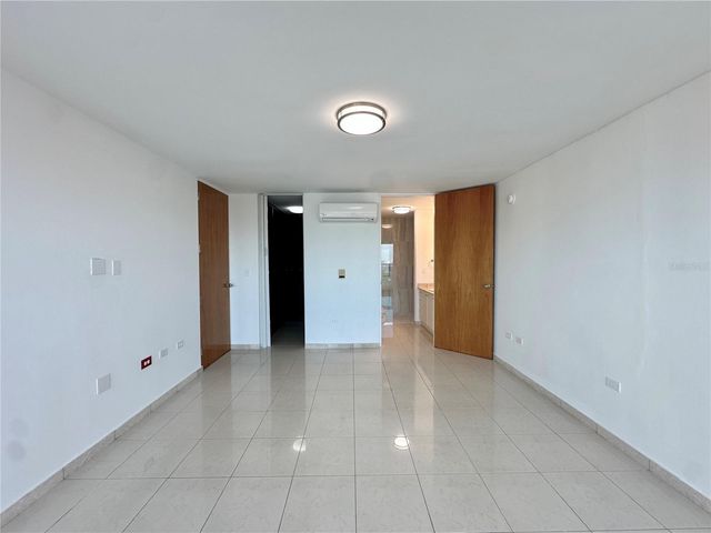 576 Av ARTERIAL B PH-S, San Juan, PR 00918