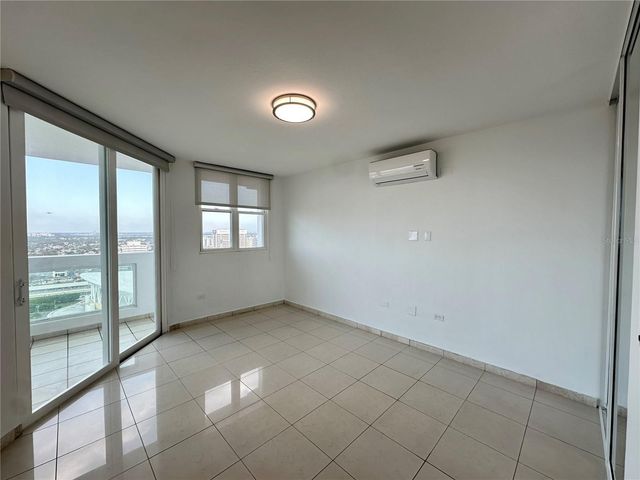 576 Av ARTERIAL B PH-S, San Juan, PR 00918