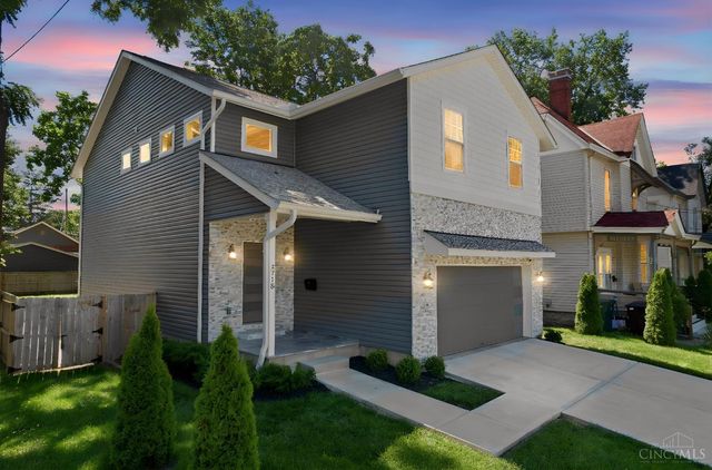 4718 Ward Street, Cincinnati, OH 45227