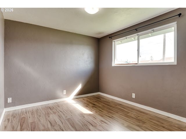 432 40TH St, Springfield, OR 97478