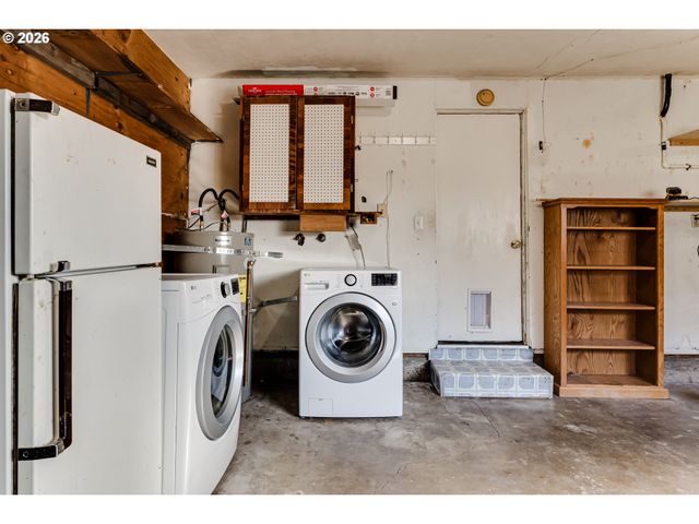 432 40TH St, Springfield, OR 97478