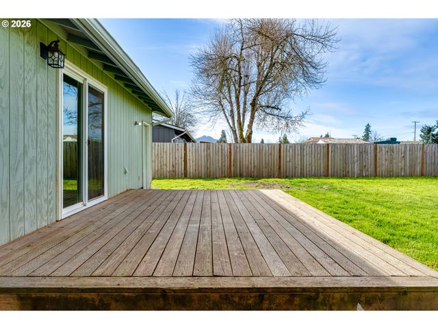 432 40TH St, Springfield, OR 97478