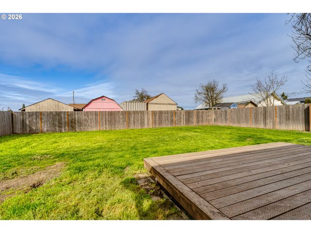 432 40TH St, Springfield, OR 97478