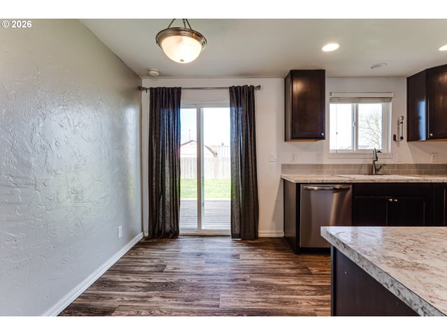 432 40TH St, Springfield, OR 97478