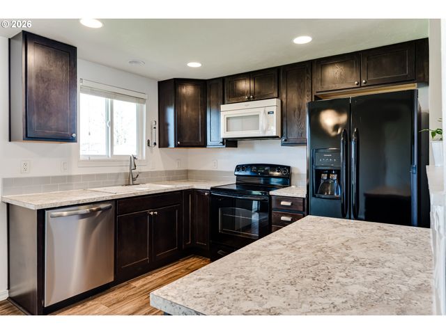 432 40TH St, Springfield, OR 97478