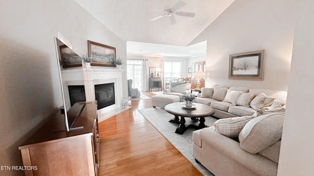 1145 Creekside Village Way, Seymour, TN 37865