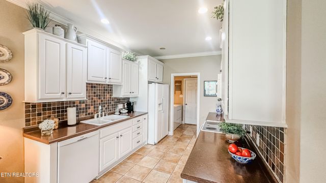 1145 Creekside Village Way, Seymour, TN 37865