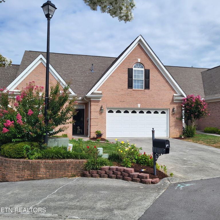 1145 Creekside Village Way, Seymour, TN 37865