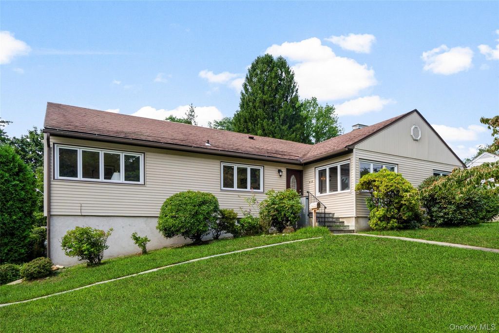 410 S Chelsea Road, White Plains, NY 10603 — photo 2
