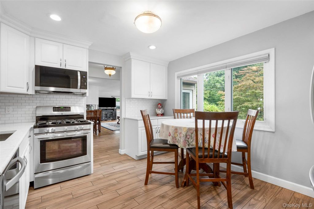 410 S Chelsea Road, White Plains, NY 10603 — photo 4