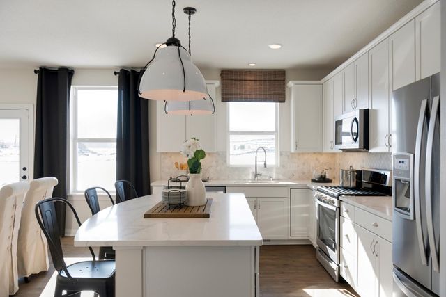 10390 McGregor Boulevard, Woodbury, MN 55129