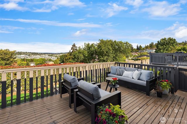 4306 29th Avenue W, Seattle, WA 98199