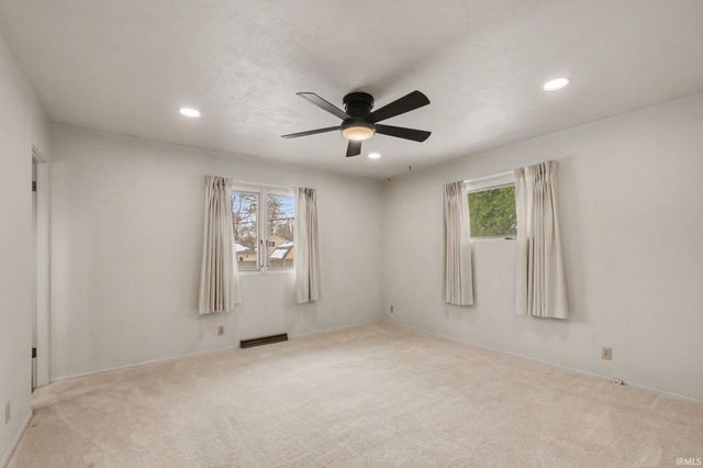 1372 Berkshire Drive, South Bend, IN 46614