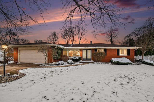 1372 Berkshire Drive, South Bend, IN 46614