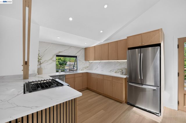 23884 Madeiros Ave, Fairview, CA 94541