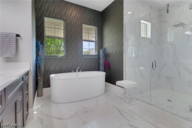 14238 Galley CT, Naples, FL 34114