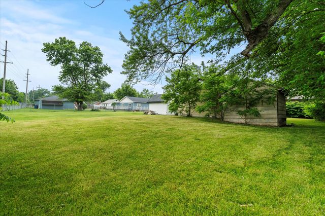 903 E 36th Place, Hobart, IN 46342