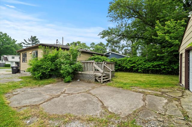 903 E 36th Place, Hobart, IN 46342