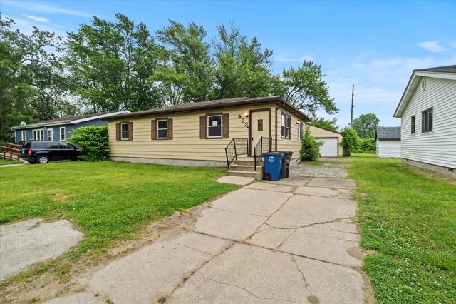 903 E 36th Place, Hobart, IN 46342