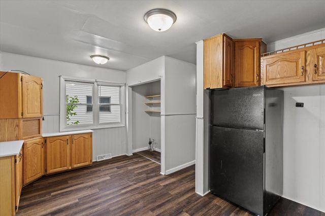903 E 36th Place, Hobart, IN 46342