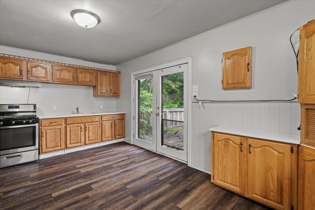903 E 36th Place, Hobart, IN 46342