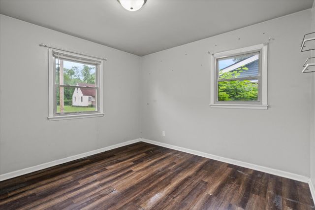 903 E 36th Place, Hobart, IN 46342